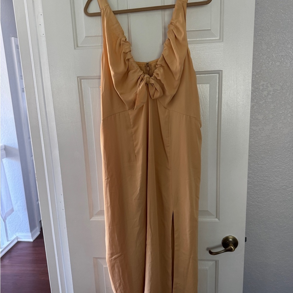 Elegant Gold Sleeveless Dress
